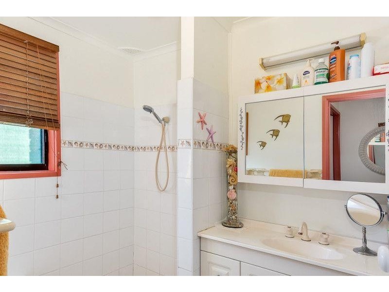 10 Camellia Grove, Bomaderry NSW 2541