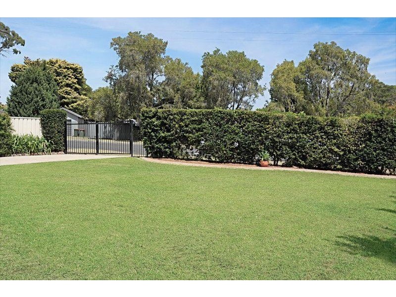 2 McDonald Avenue, Nowra NSW 2541