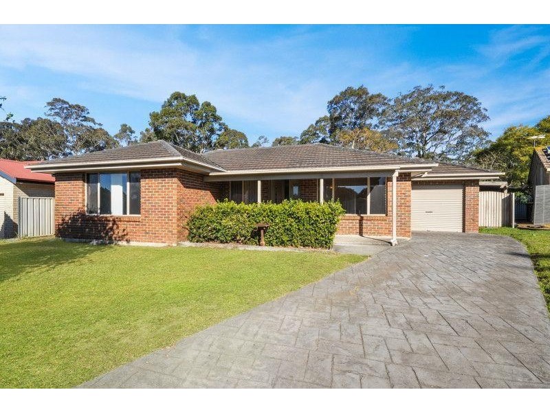 5 Tulla Place, West Nowra NSW 2541