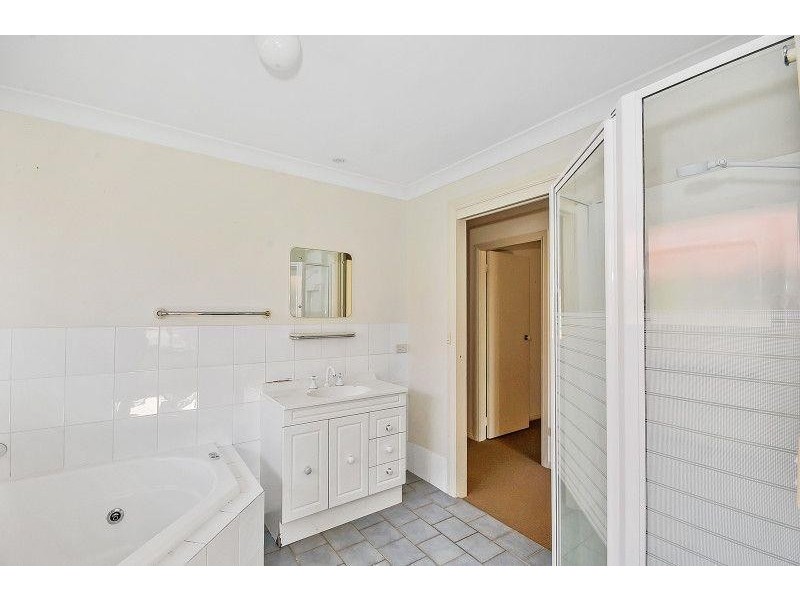 5 Tulla Place, West Nowra NSW 2541