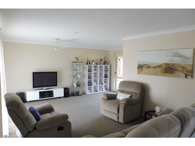 34 Rayleigh Drive, Worrigee NSW 2540