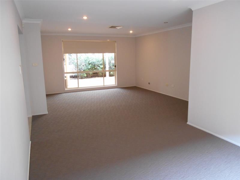 5 Burradoo Crescent, Nowra NSW 2541