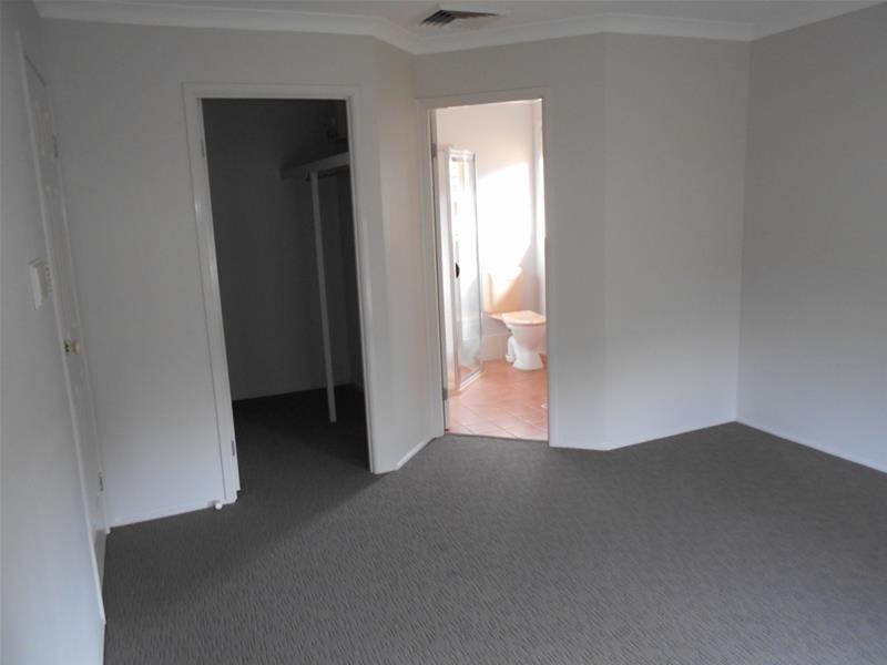 5 Burradoo Crescent, Nowra NSW 2541