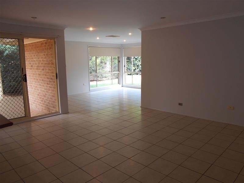 5 Burradoo Crescent, Nowra NSW 2541