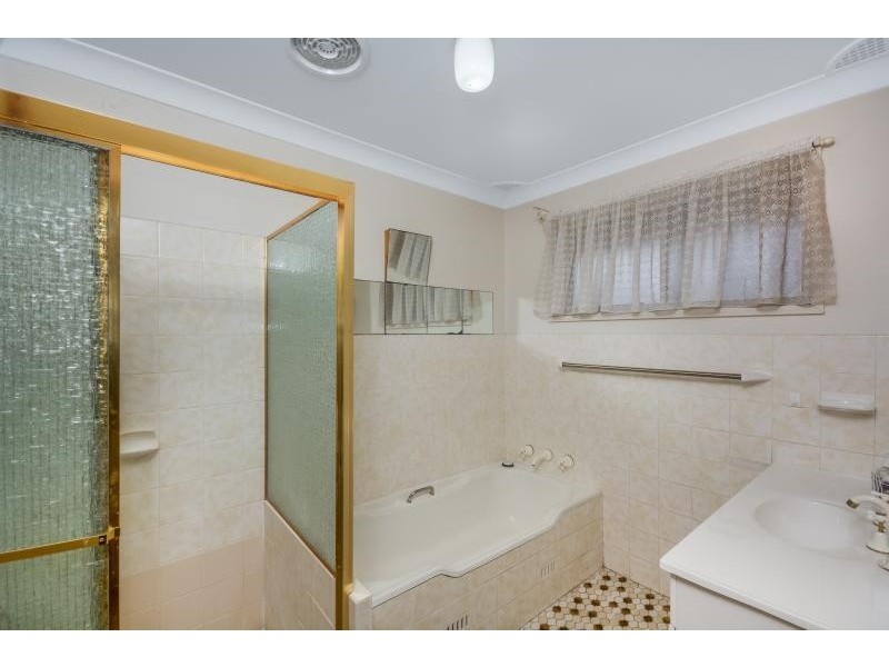 2 Allison Avenue, Nowra NSW 2541