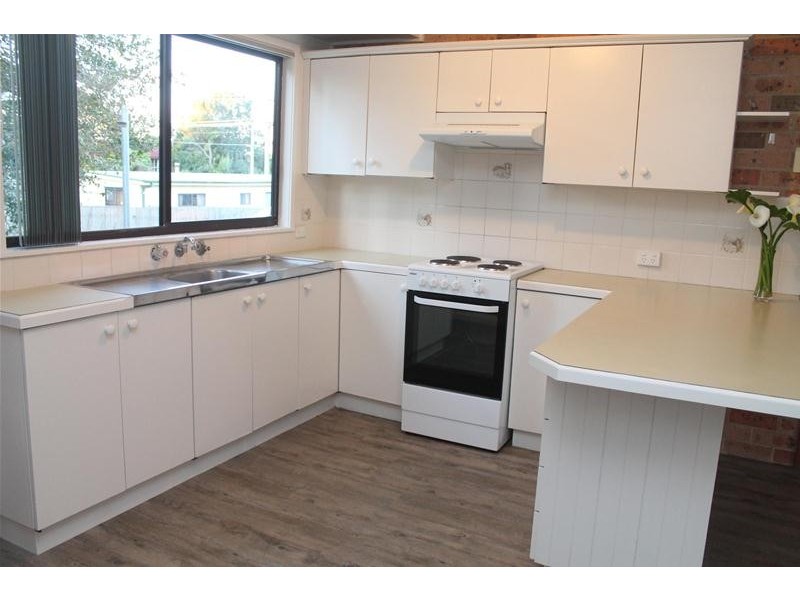 1/6 Penrose Drive, Bomaderry NSW 2541