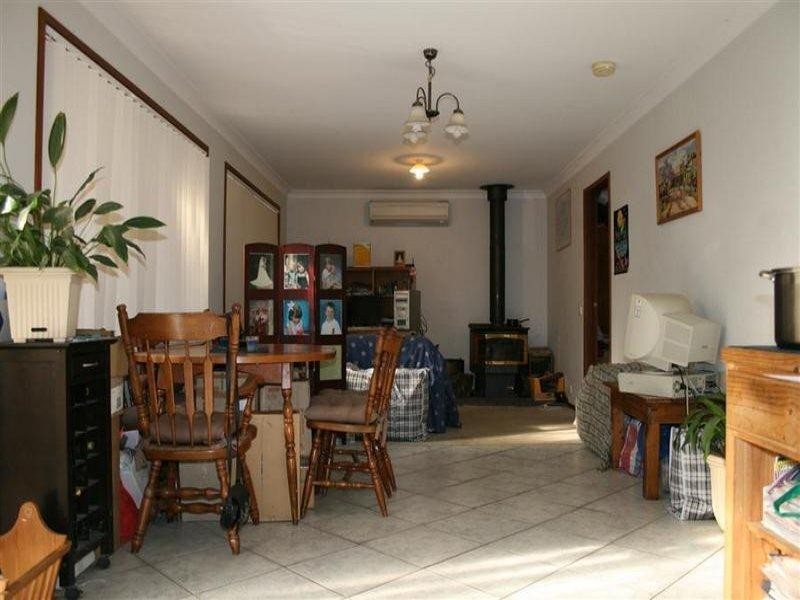 8 Stockley Close, West Nowra NSW 2541