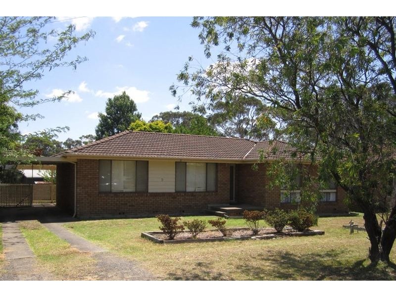 9 Page Avenue, North Nowra NSW 2541