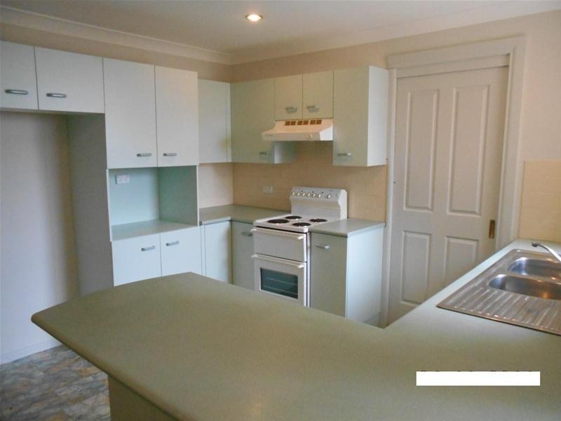 1 Mayfair Court, Bomaderry NSW 2541