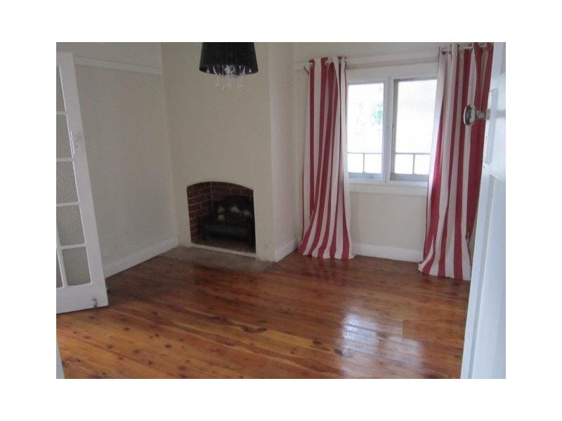 4B Tarawarra Street, Bomaderry NSW 2541