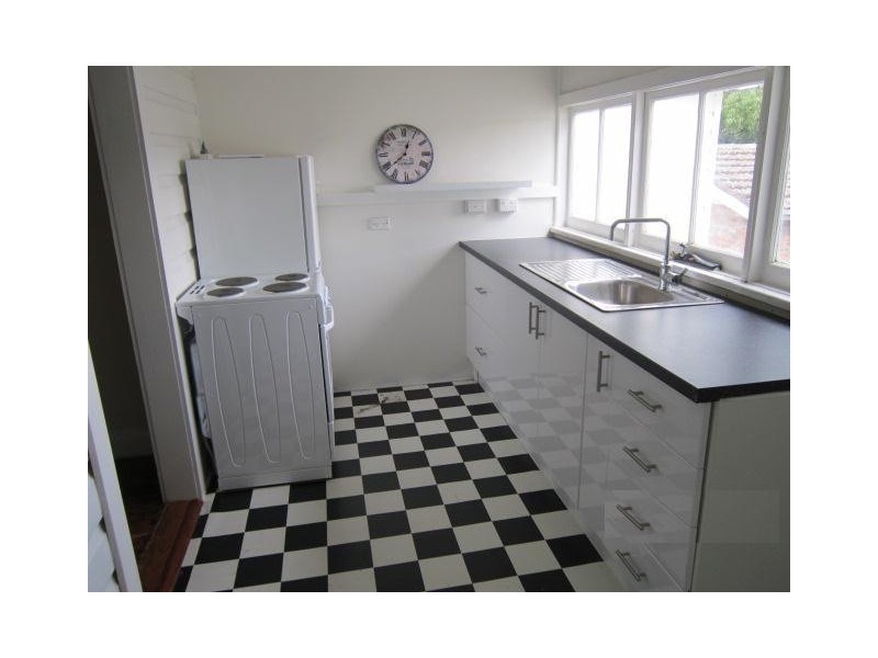 4B Tarawarra Street, Bomaderry NSW 2541