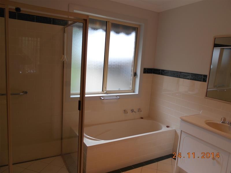 1 Mayfair Court, Bomaderry NSW 2541