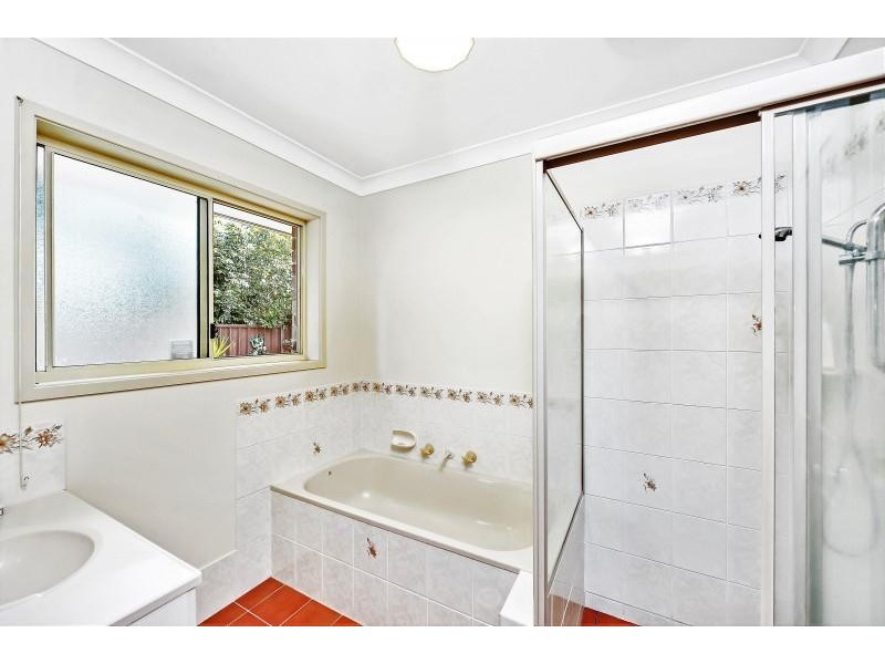 2B Mulgen Crescent, Bomaderry NSW 2541