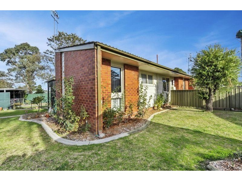 6 Neale Place, Bomaderry NSW 2541