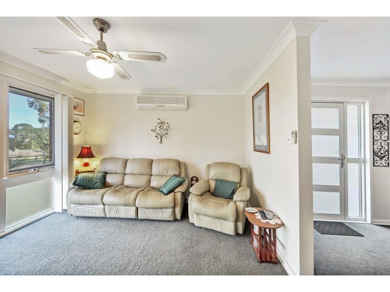 6 Neale Place, Bomaderry NSW 2541