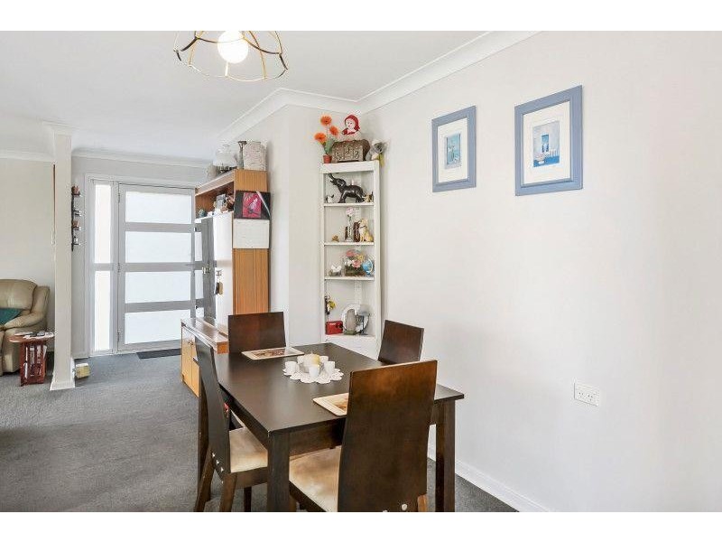 6 Neale Place, Bomaderry NSW 2541