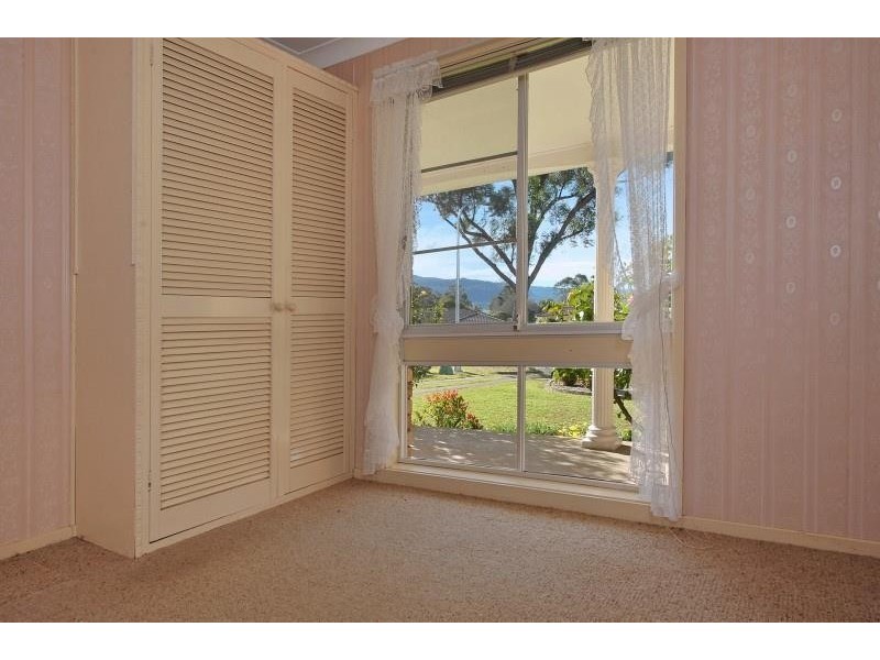 4 Lynmouth Grove, Bomaderry NSW 2541