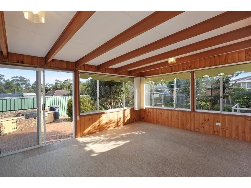 4 Lynmouth Grove, Bomaderry NSW 2541