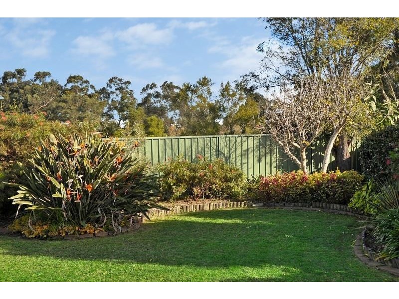 4 Lynmouth Grove, Bomaderry NSW 2541
