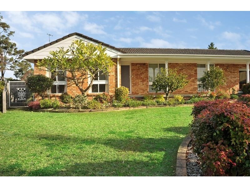 4 Lynmouth Grove, Bomaderry NSW 2541