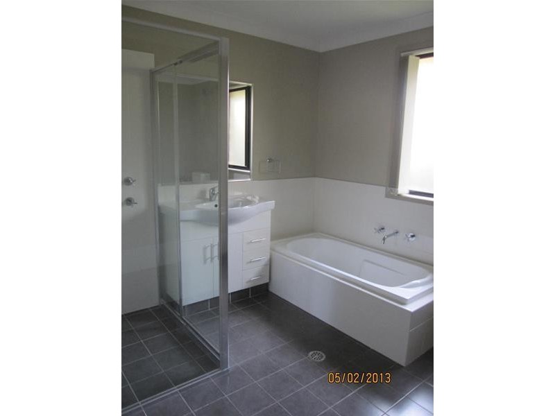 97 Jasmine Drive, Bomaderry NSW 2541