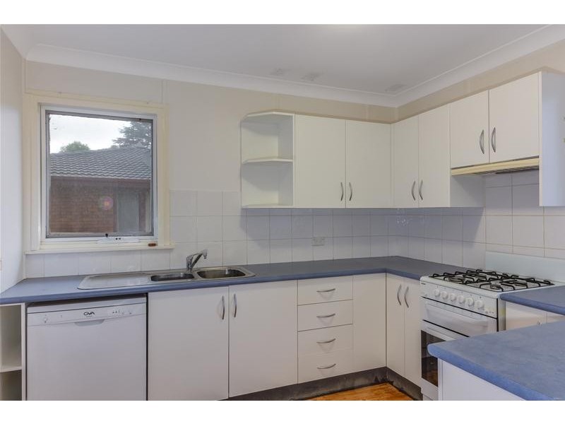 37 Sampson Crescent, Bomaderry NSW 2541