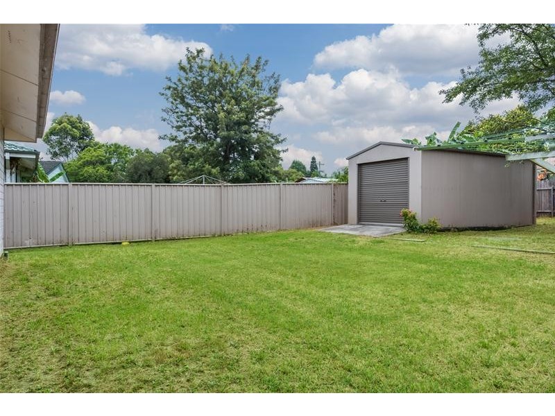 37 Sampson Crescent, Bomaderry NSW 2541