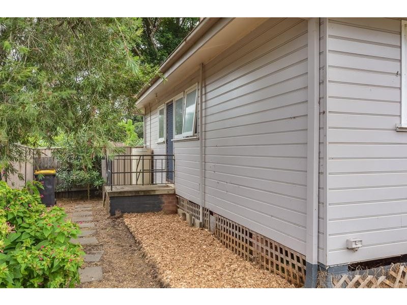 37 Sampson Crescent, Bomaderry NSW 2541