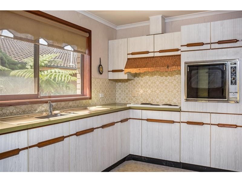 15 Salisbury Drive, Nowra NSW 2541