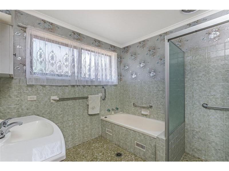 15 Salisbury Drive, Nowra NSW 2541