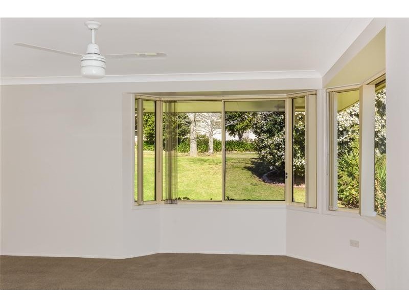 4 Gardenia Crescent, Bomaderry NSW 2541