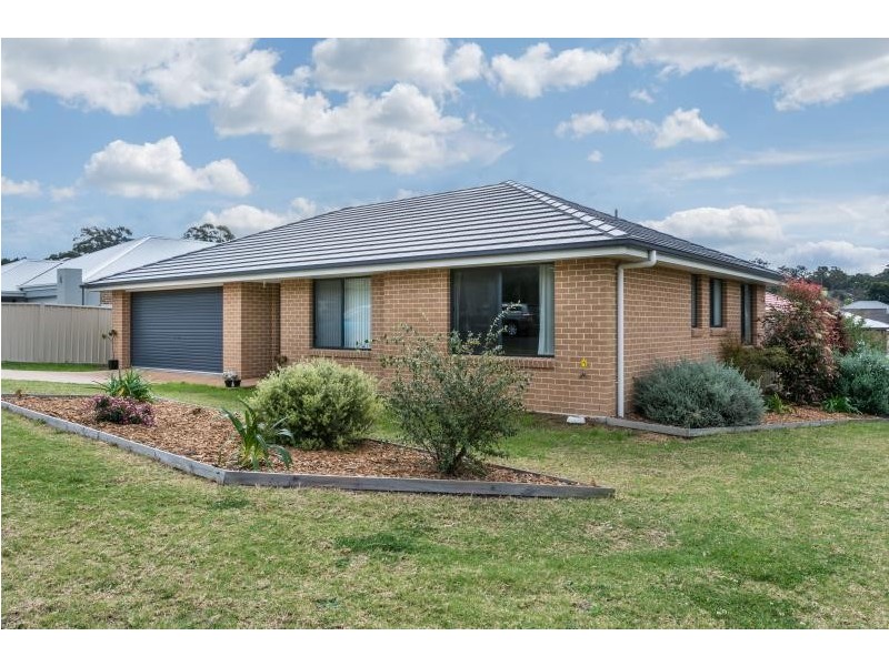2 Cavanagh Lane, West Nowra NSW 2541