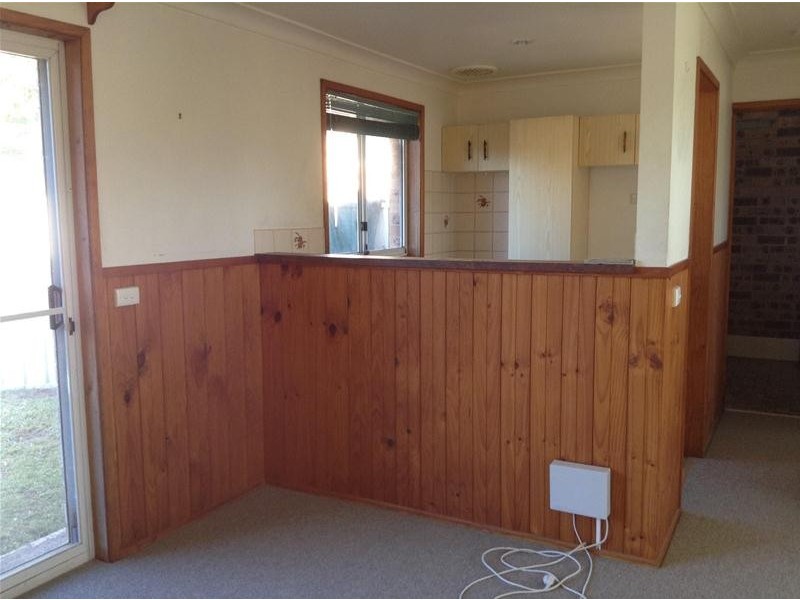 2/10 Lynmouth Grove, Bomaderry NSW 2541