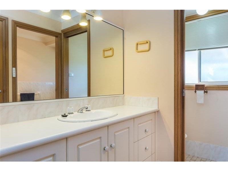 54 Greens Road, Greenwell Point NSW 2540