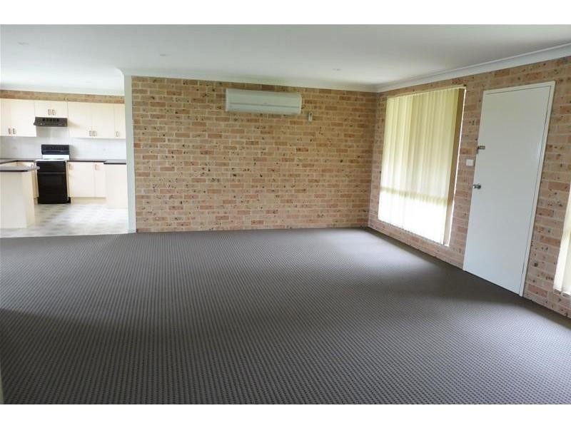 11 Arthur Street, Worrigee NSW 2540