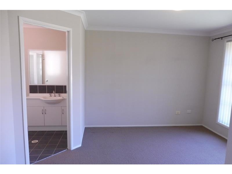 21 Kardella Avenue, Nowra NSW 2541