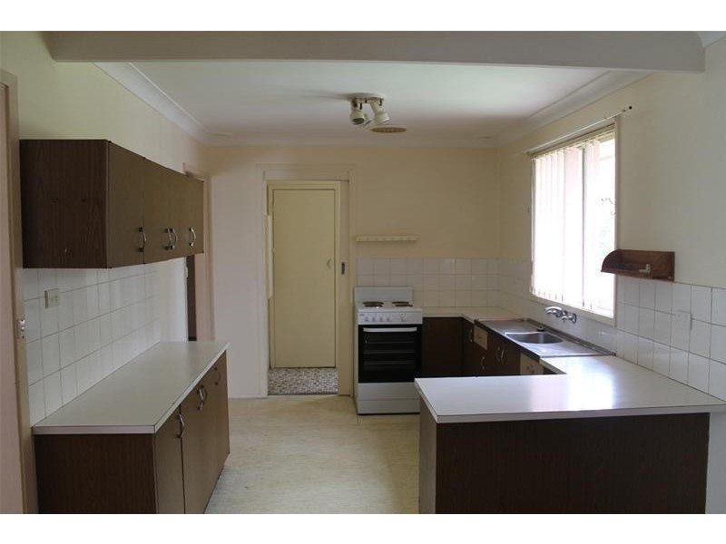 21 McDonald Avenue, Nowra NSW 2541