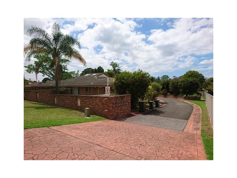 5 Herbert Close, Bomaderry NSW 2541