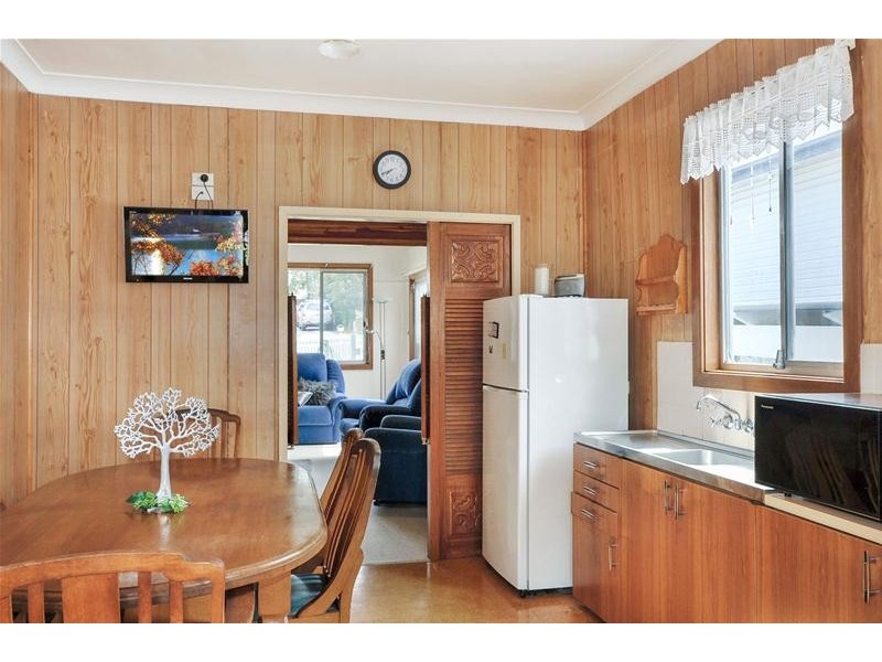 6 Elizabeth Avenue, Nowra NSW 2541