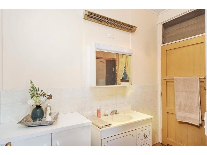 6 Elizabeth Avenue, Nowra NSW 2541