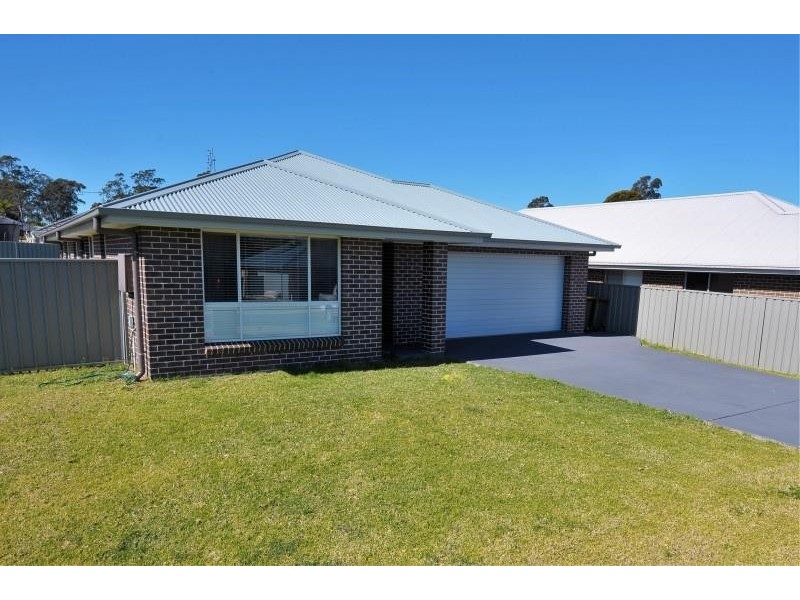 12 Cornwall Close, South Nowra NSW 2541