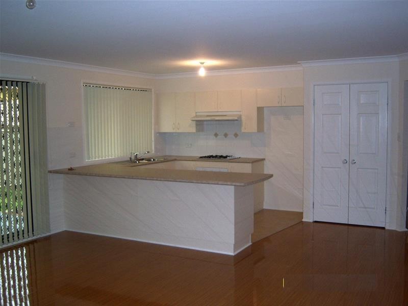 10 Warrigal Street, Nowra NSW 2541