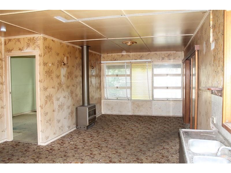 45 Yalwal Road, West Nowra NSW 2541