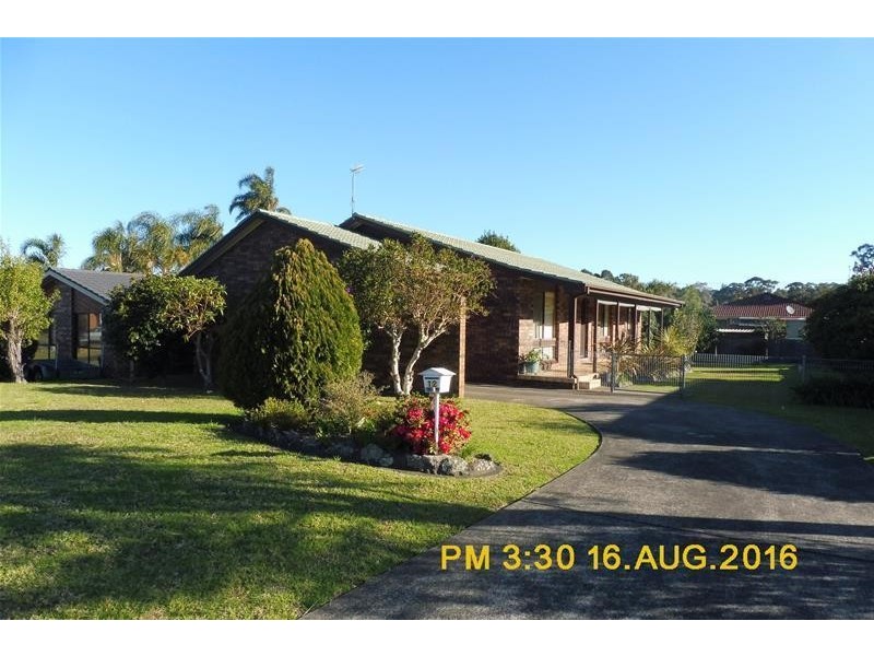 12 Chatsworth Crescent, North Nowra NSW 2541