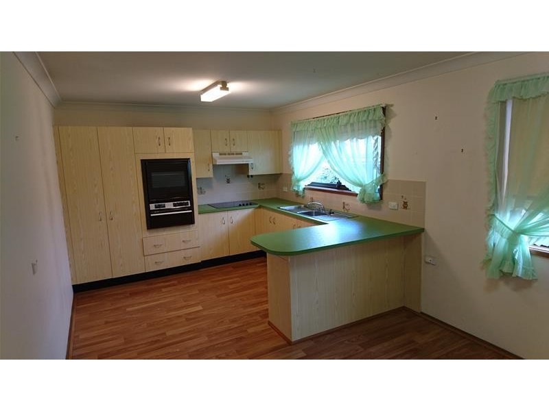 12 Chatsworth Crescent, North Nowra NSW 2541
