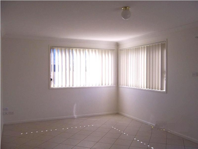 8 Emerald Drive, Meroo Meadow NSW 2540