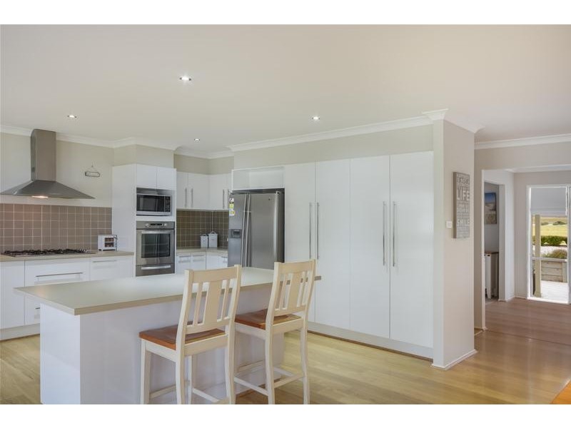 232 Stringybark Road, Nowra Hill NSW 2540