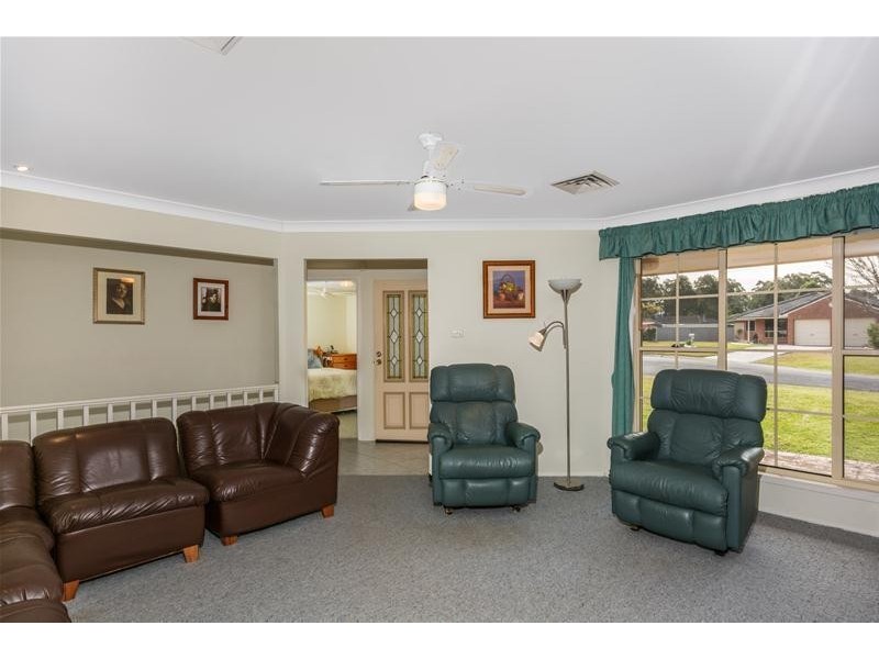 16 Socrates Place, Worrigee NSW 2540