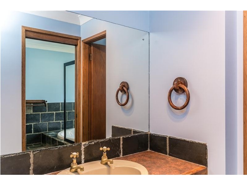 25 Taranna Crescent, Nowra NSW 2541