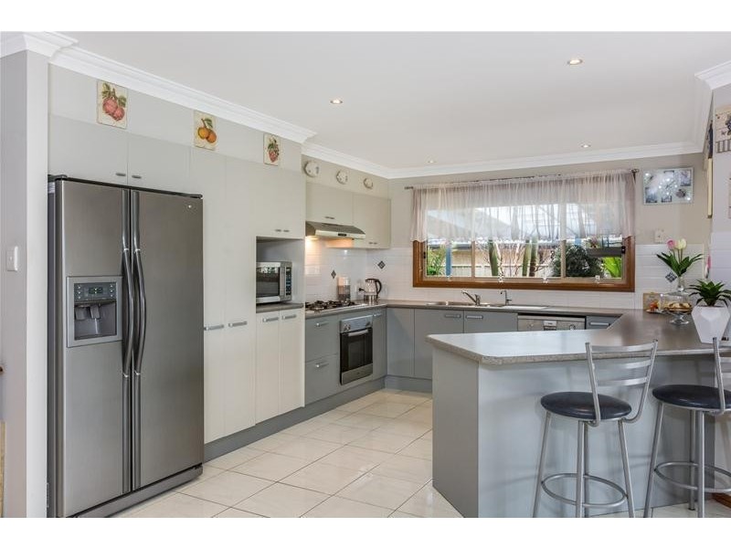 8 Rock Lilly Close, Worrigee NSW 2540